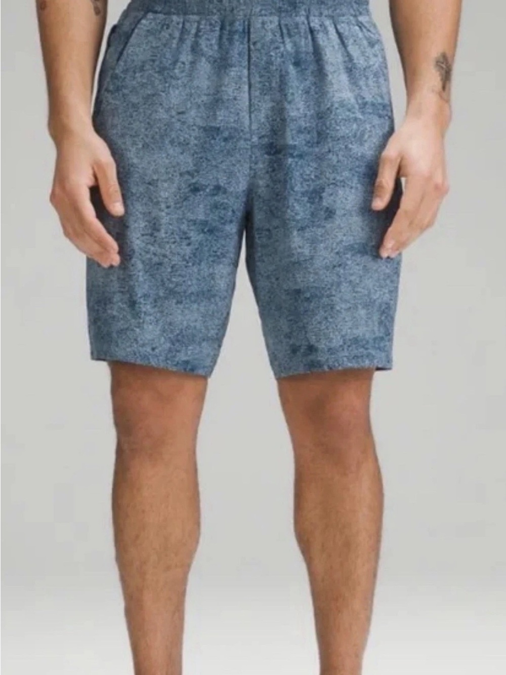 EUC Lululemon Pace Breaker 9" Shorts Men’s Sz Large Blue